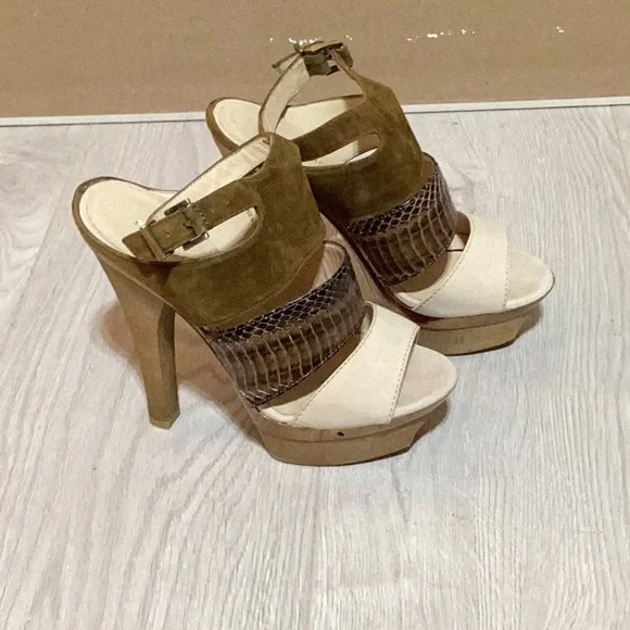 Pelle Moda Heels - Picture 1 of 6